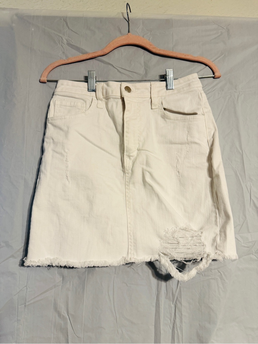 LTJ Denim White Distressed Mini Skirt Size S Raw Hem Ripped Y2K